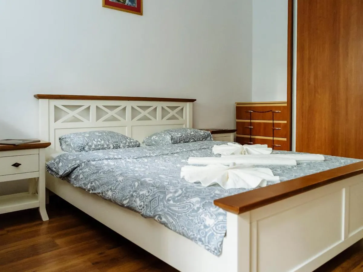 Old Town Historic Apartment With Backyard Mini Park Bucarest
