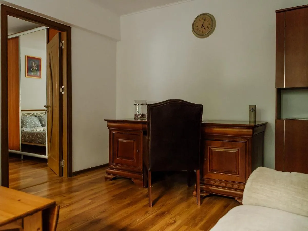 Old Town Historic Apartment With Backyard Mini Park Bucharest