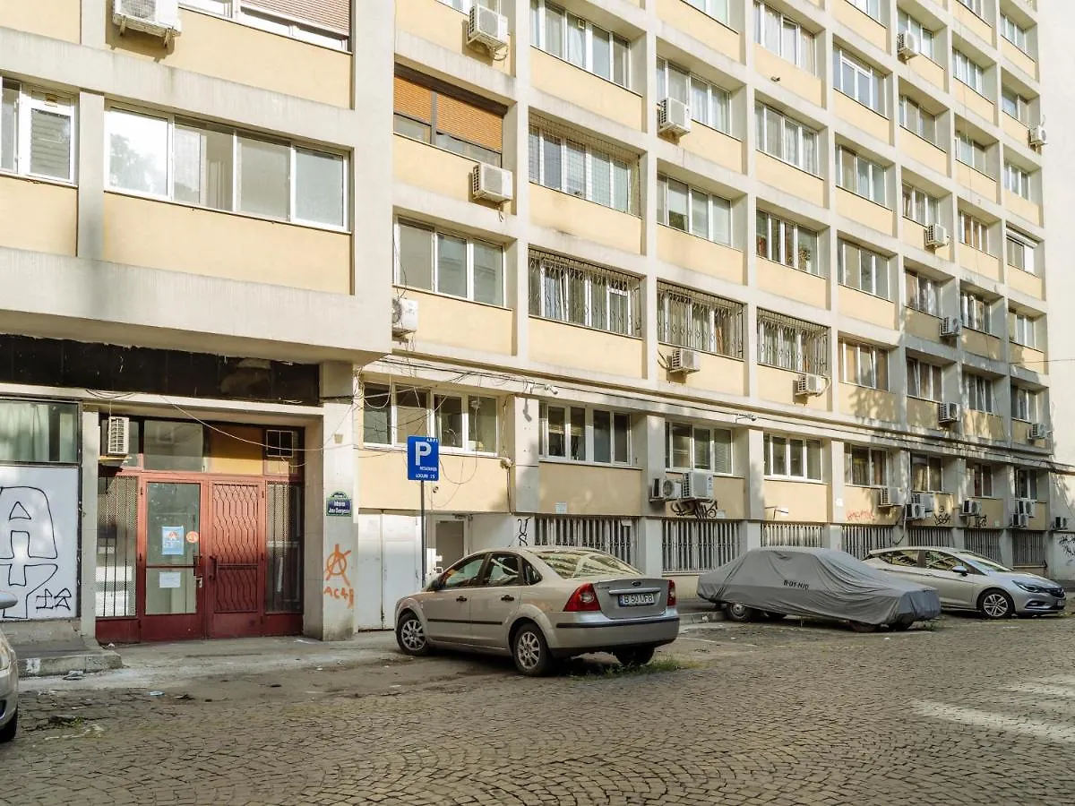 Old Town Historic Apartment With Backyard Mini Park Bucarest
