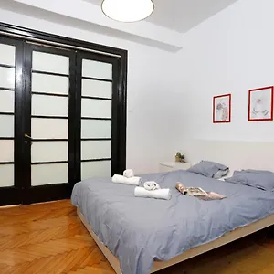 Lovely With 2 Bedrooms Apartment