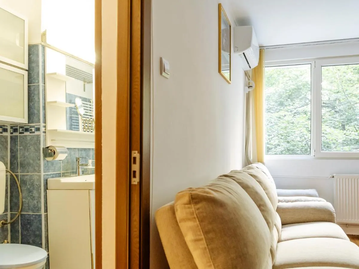 Old Town Historic Apartment With Backyard Mini Park Bucharest