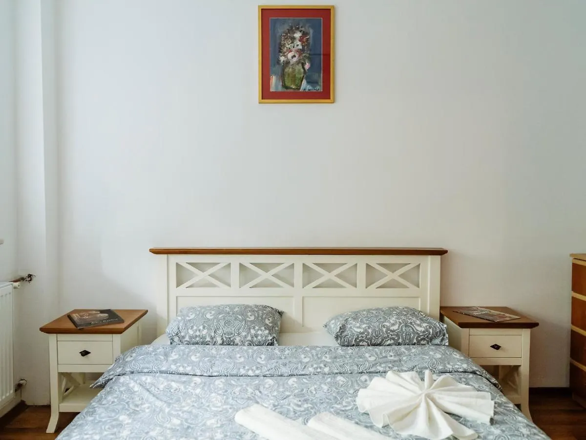 Old Town Historic Apartment With Backyard Mini Park Bucharest