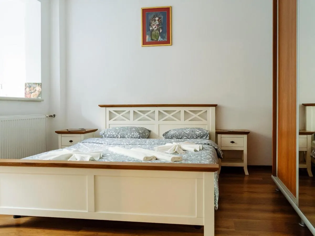 Old Town Historic Apartment With Backyard Mini Park Bucharest Romania